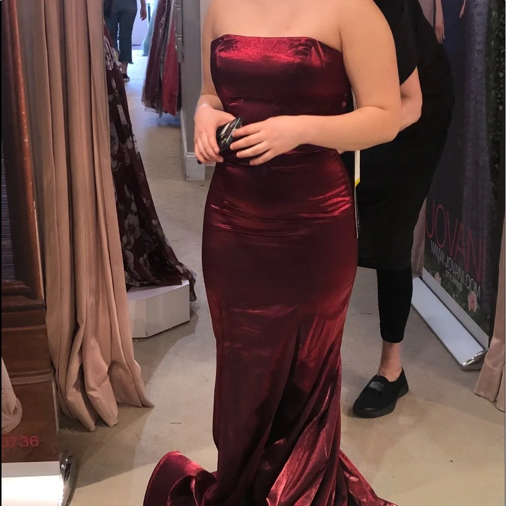 Sale! Prom Dress on Sale!! Wine Red Sherri Hill - Picture 2 of 13